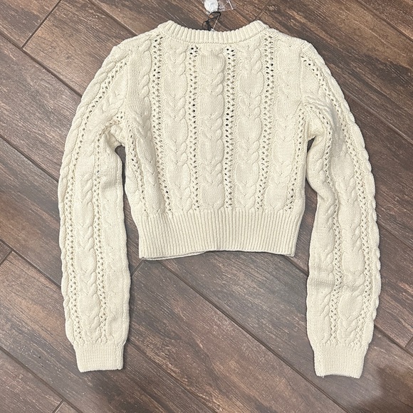 Elegant Cream Cable Knit Cardigan - Picture 4 of 4